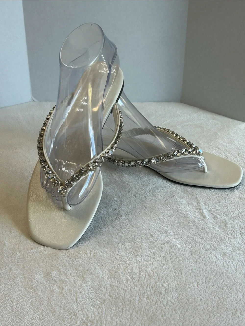 Tory Burch Crystal-Embellished White Thong Sandals Ivory Leather Women’s Size 9M